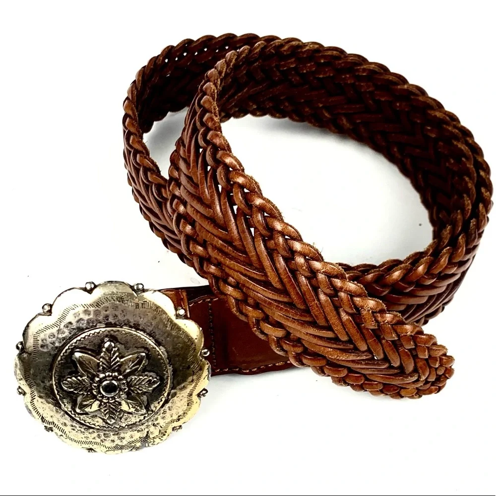 Womans 1.5” Braided Leather Belt With Silver Concho Buckle Size M